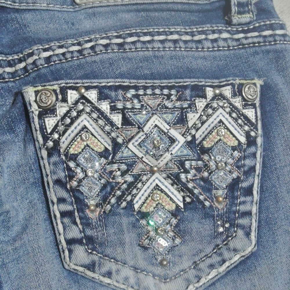 Grace In LA 28 Bootcut Aztec Thick Stitch Jeans 30 X 33 Sequins Bling Embroidery